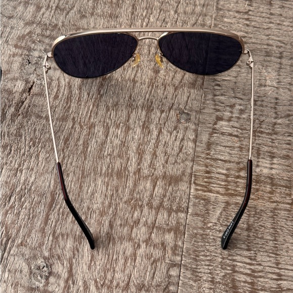 Quay Australia High Key + Desi Oversized Aviators Gold & Black Pair - Picture 4 of 8